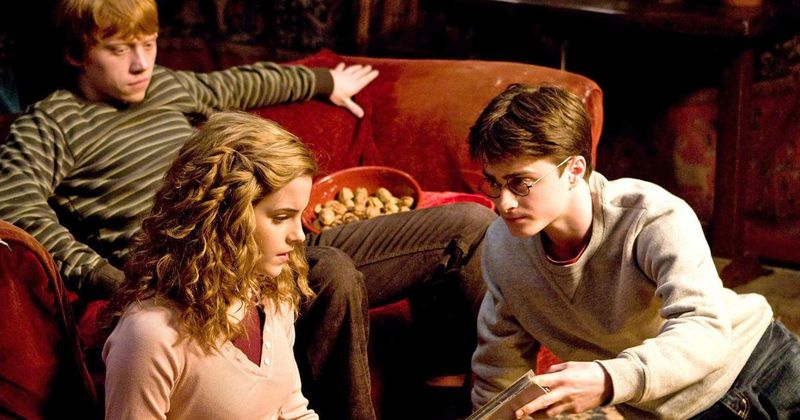 File:Harry-potter-j-k-rowling-hogwarts-ron-hermione.jpg