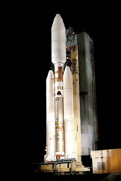 File:Titan 4B with Cassini-Huygens on board with the second launch attempt at Lauch Pad 40.jpg