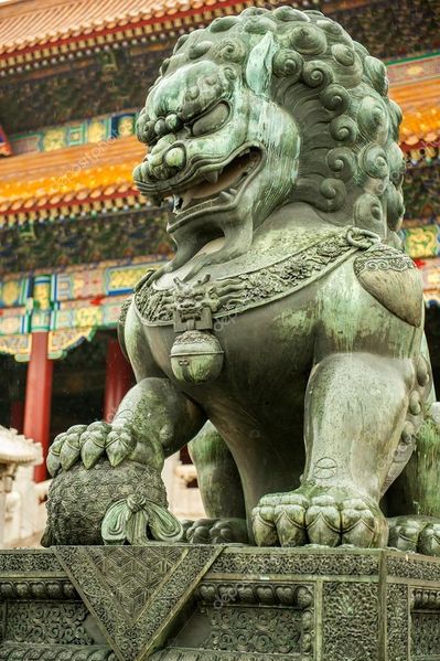 File:Asian-lion-statue-outside-traditional.jpg