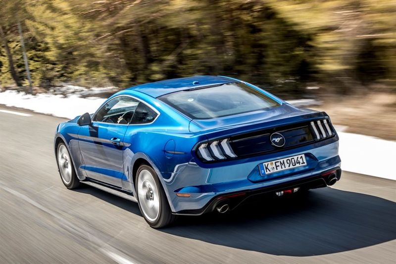 File:Mustang-lightning-blue-012-990x660.jpg